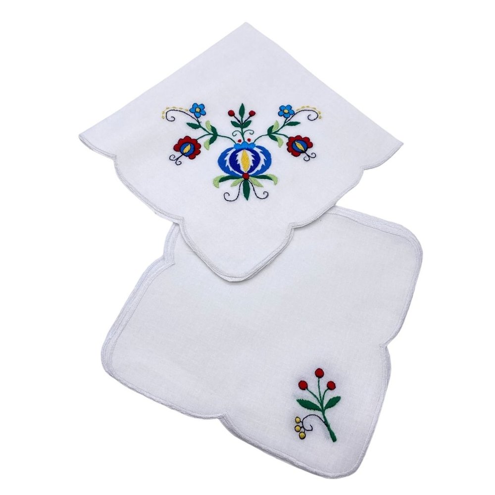 Square hand embroidered floral‎ doilies scalloped linen napkins table placement